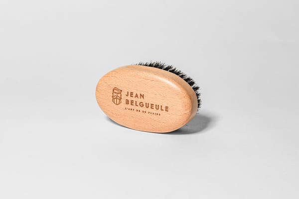 JBG brosse FondGris 02